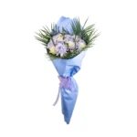 Mavi Anastasia ve Beyaz Güllerden Oluşan Buket