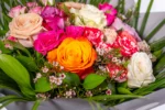 İthal Renkli Güllerden ve Çardak Güllerden Oluşan Mix Buket - Görsel 6