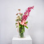 Cam Vazo İçerisinde Cymbidium Orkide